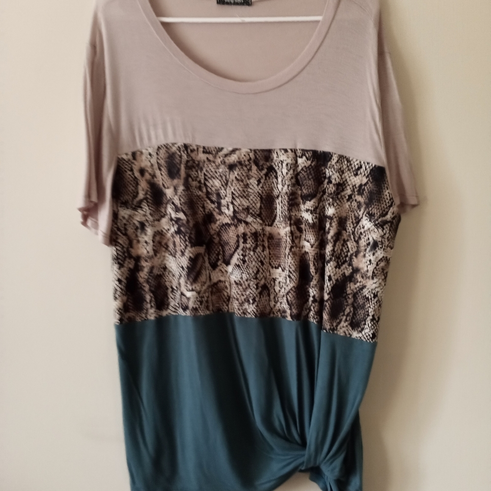 Snake print top